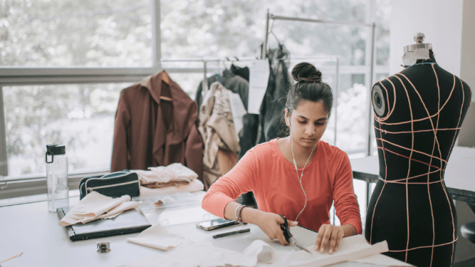 BSc (Hons) Fashion Design